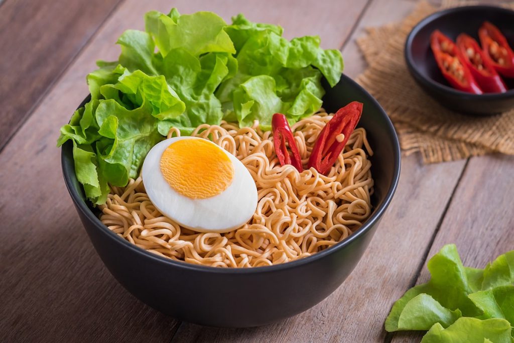 Trung bình 1 gói mì Hảo Hảo chứa lượng calo khoảng 350 kcal Trung bình 1 gói mì Hảo Hảo bao nhiêu calo khoảng 350 kcal